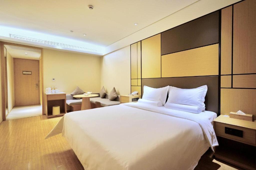 Ji Hotel Shanghai Hongqiao Yan'An XI Road Exterior photo