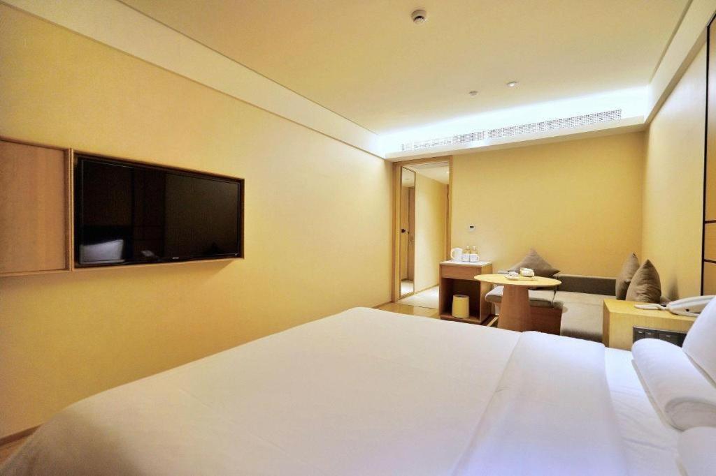 Ji Hotel Shanghai Hongqiao Yan'An XI Road Exterior photo