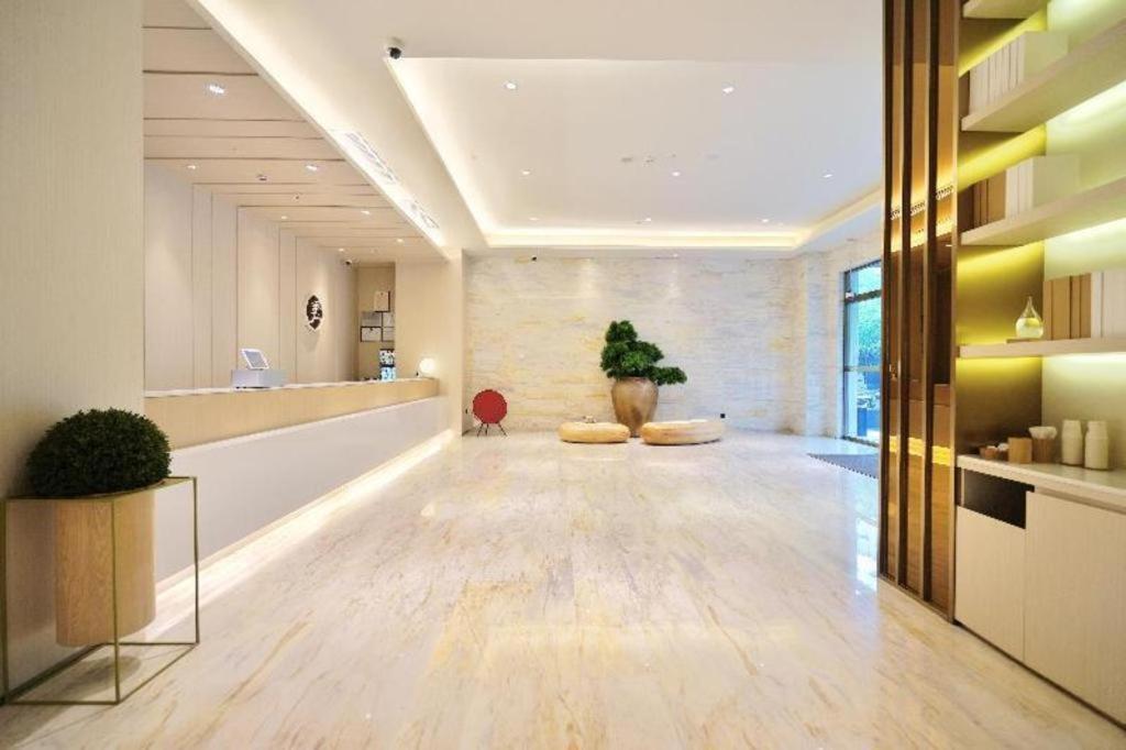 Ji Hotel Shanghai Hongqiao Yan'An XI Road Exterior photo
